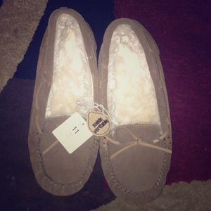 Women's slippers nwt